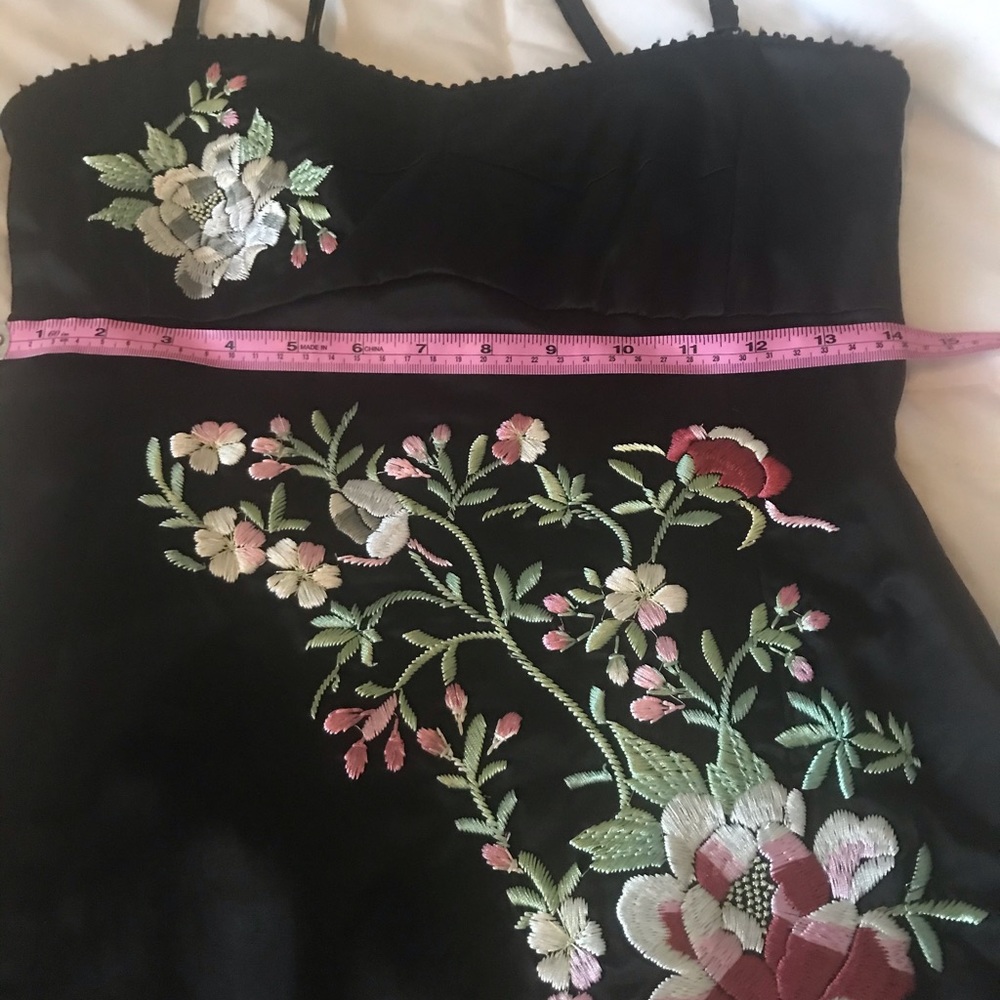 Forever Floral Design Embroidery Dress Size Large - Picture 8 of 11